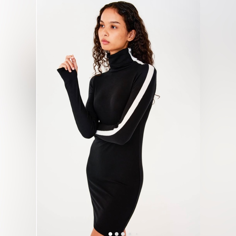 SPLITS 59 Jackson Rob Turtleneck Dress -NAVY